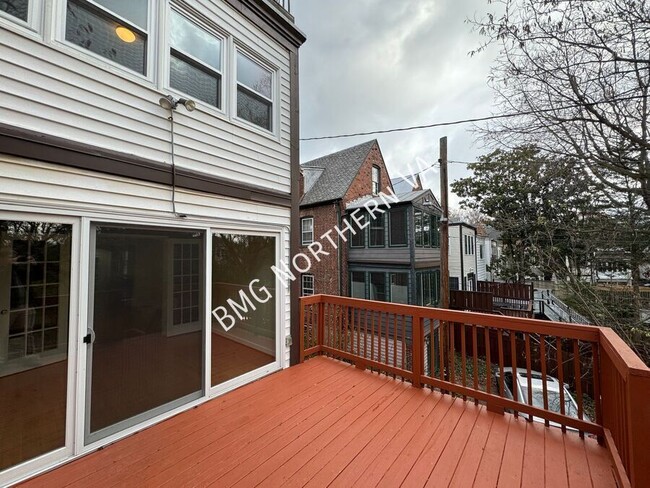 Building Photo - 4412 Volta Pl NW