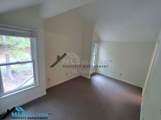 Building Photo - 1321 Valley Run