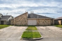 Building Photo - Southwest Houston 2 bedroom Brick Duplex with Private Yard