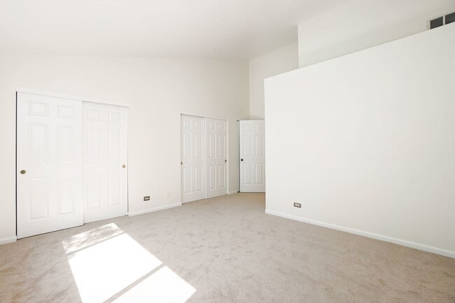 Building Photo - 3013 Kentshire Cir