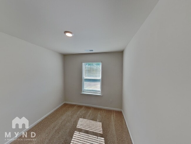 Building Photo - 5102 Hyrule Dr