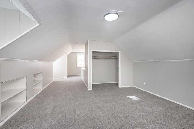 Building Photo - NEWLY RENOVATED! 3-BED, 1 BATH BEAUTIFUL  SINGLE- FAMILY HOME IN MAPLE HEIGHTS!