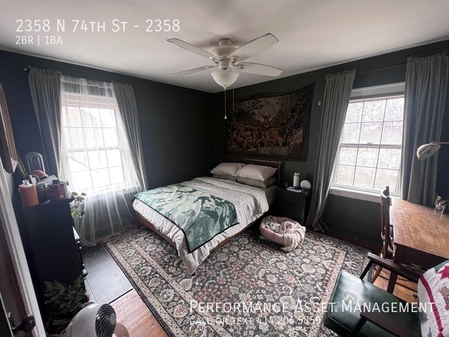 Building Photo - Charming 2BD/1BA Wauwatosa Upper Unit