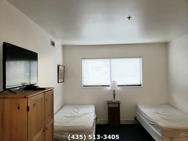 Building Photo - Powder Wood Condo - Long Term Lease