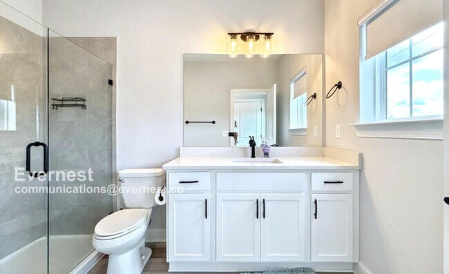 Building Photo - Beautiful 1 Bed, 1 Bath Apartment with Mod...
