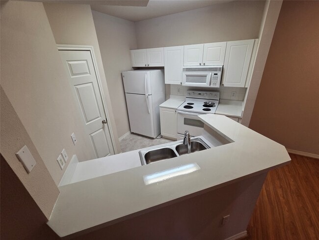 Building Photo - 3045 Marina Bay Dr