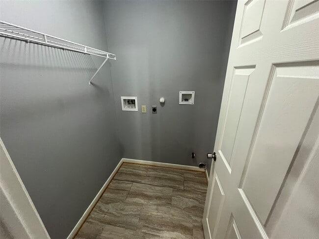 Building Photo - 16027 Silver Valley Dr