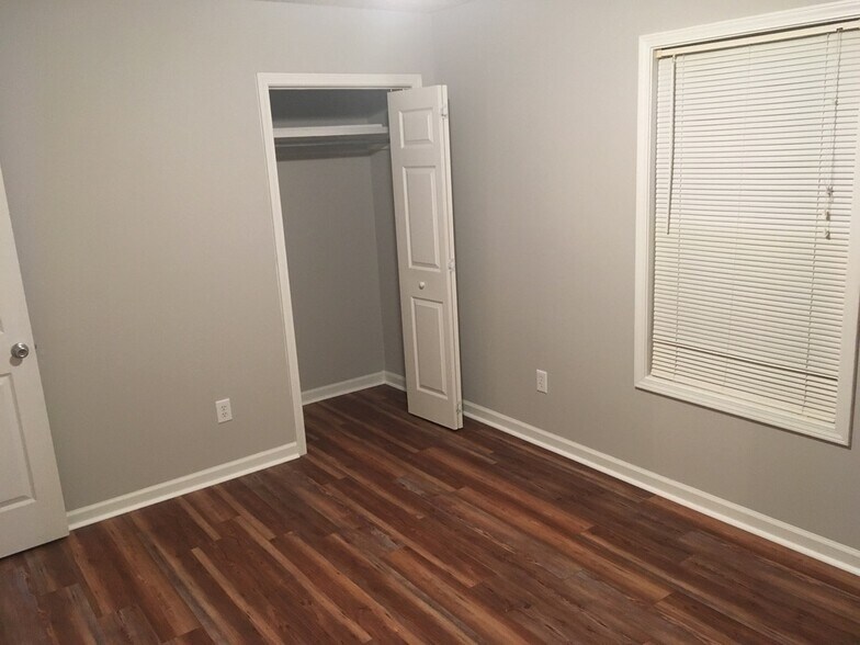 Building Photo - 3511 Drayton Dr