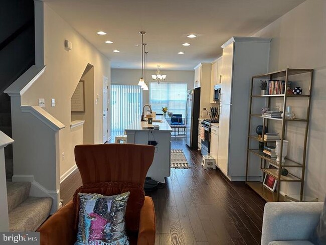 Building Photo - 7118 Rowlock Aly