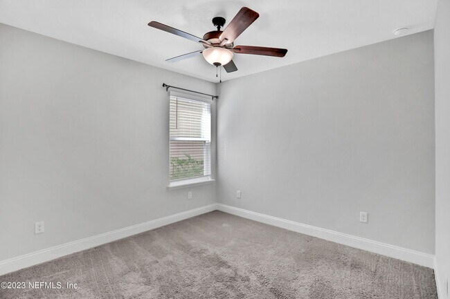 Building Photo - 212 Ruskin Dr