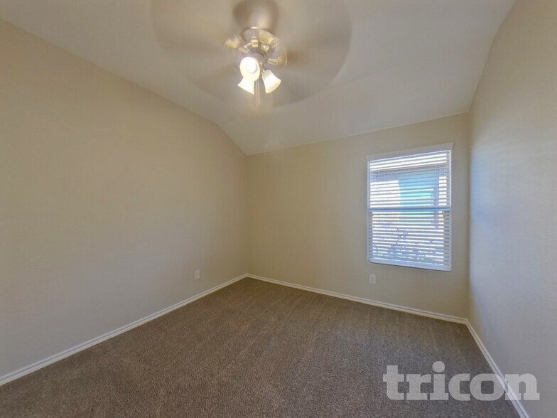 Building Photo - 1104 Autumnwood Dr