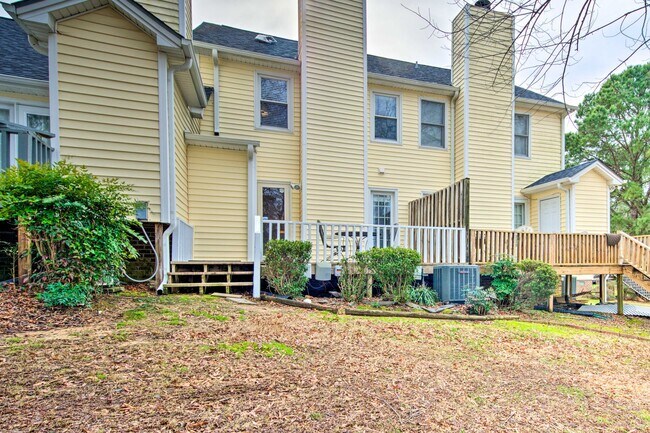 Building Photo - 2502 St Christopher Cir SW