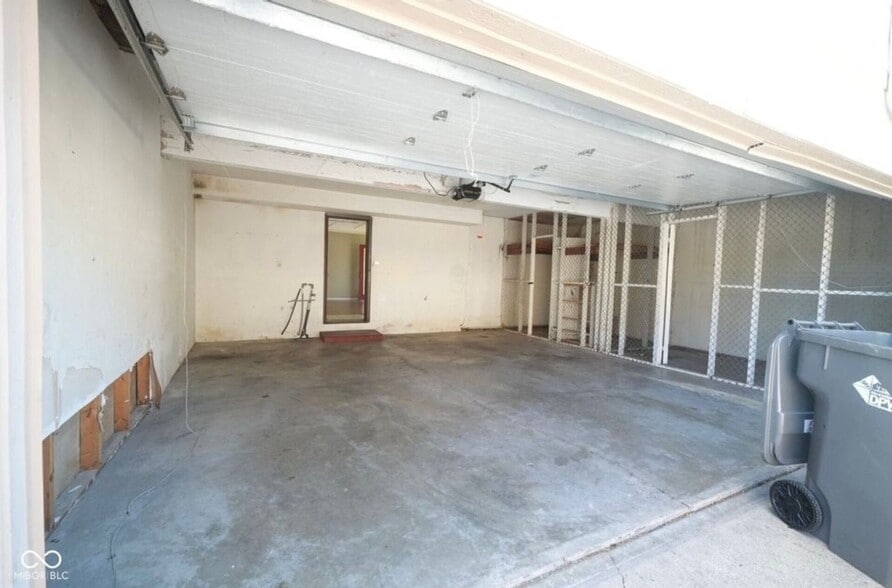 Building Photo - 2813 Del Prado Dr