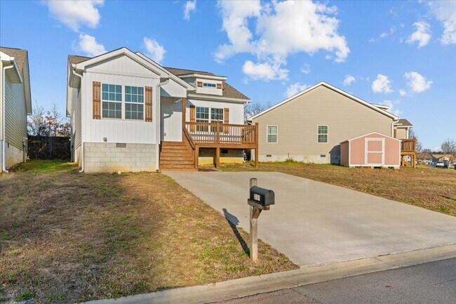 Building Photo - Pristine 3 Bed 2 Bath Home in Dalton