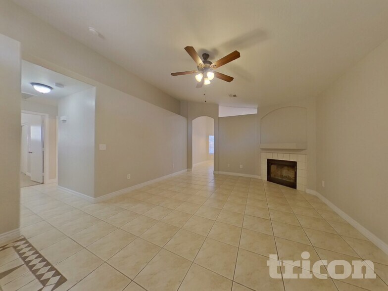 Building Photo - 7442 E Naranja Ave