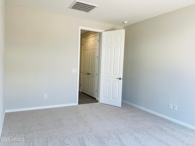 Building Photo - 1561 Sabel Ct