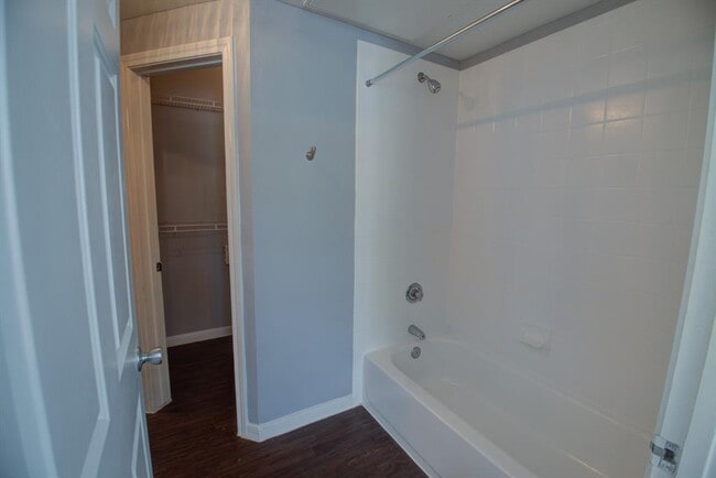 Building Photo - 2320 Gracy Farms Ln