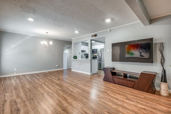 Building Photo - 4317 Hartford St