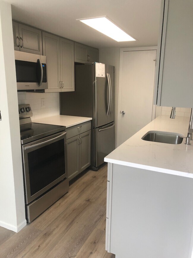 Building Photo - 22 Amesbury St