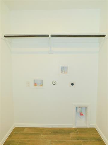 Building Photo - 14017 Earlham St