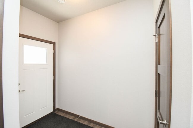 Building Photo - Stylish Townhome in Harrisburg School District – Open Floor Plan & Loft!