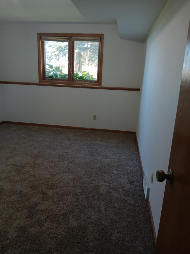 Building Photo - 2651 Stanbrook St