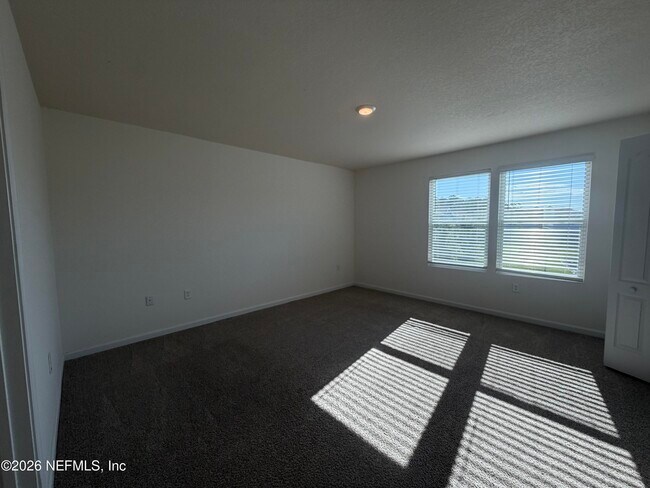 Building Photo - 35 Oarsman Xing Dr