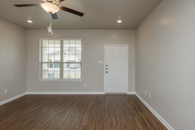 Building Photo - Beautifully designed and thoughtfully main...
