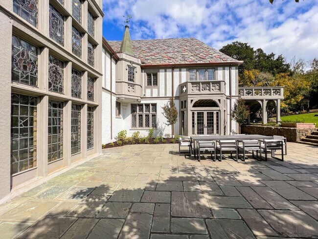 Building Photo - 85 Fagan Dr