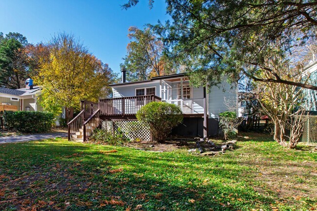 Building Photo - Charming Updated Bungalow in Raleigh’s Mordecai District!