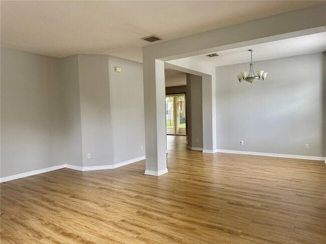 Building Photo - 1000 Araminta St