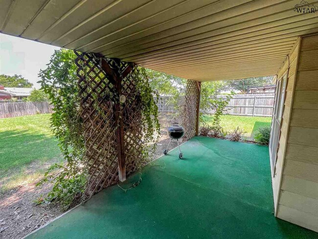 Building Photo - 4624 Trailwood Dr
