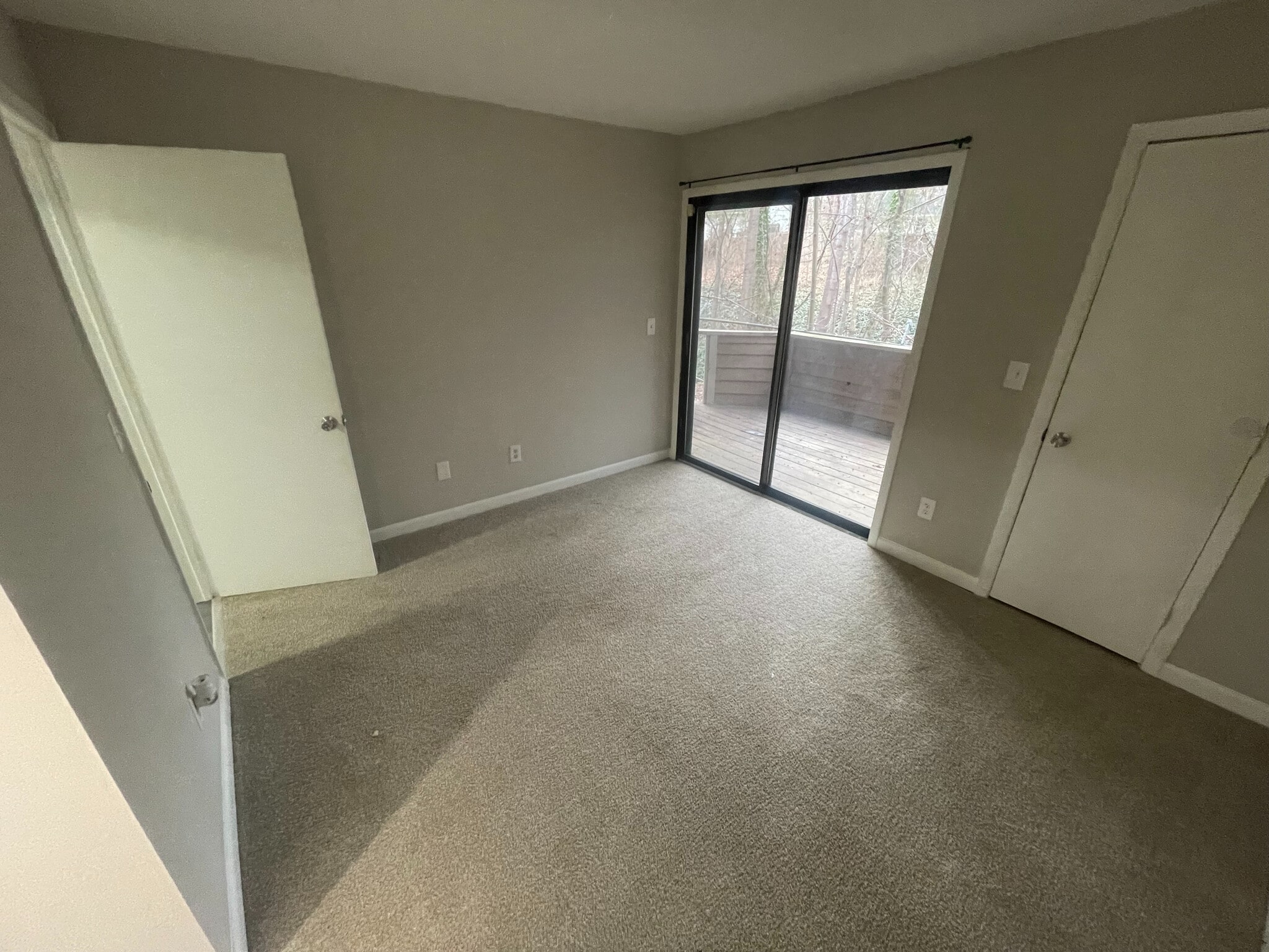 Building Photo - Room in Condo on Sharon Chase Dr