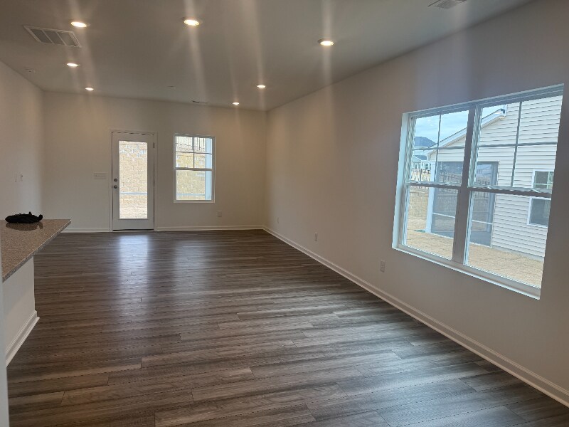 Building Photo - 1028 Red Finch Wy