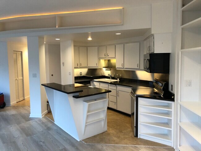 Building Photo - 2700 4th Ave