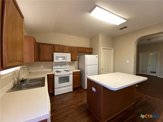 Building Photo - 2614 Dove Crossing Dr
