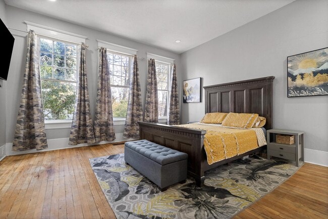 Building Photo - 207 Culberson Ave