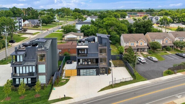 Building Photo - 2111 Cahal Ave