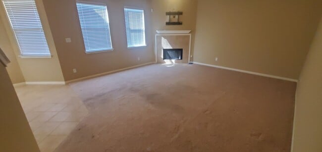 Building Photo - 249 Nomad Ln