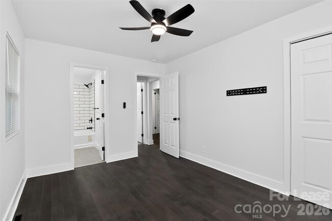 Building Photo - 1814 Eastway Dr