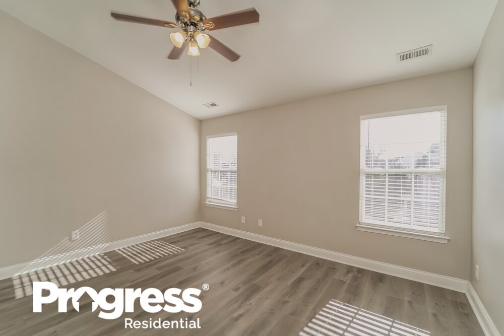 Building Photo - 10405 Yellow Rose Ln