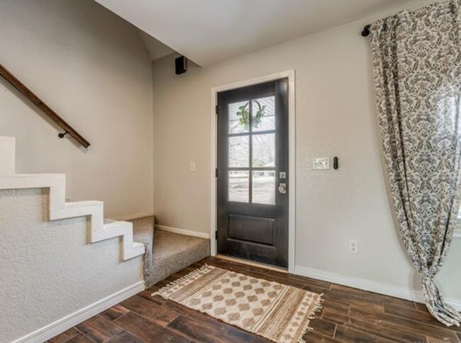 Building Photo - Beautiful 4 bedroom home. Country space, modern updates.