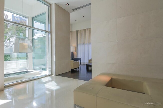 Building Photo - 219 Brannan St