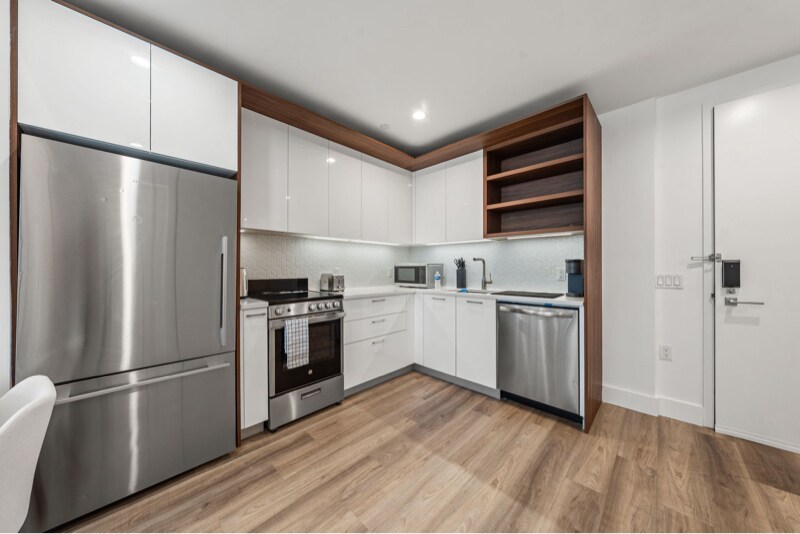Building Photo - 228 E 135th St