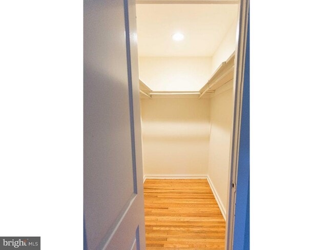 Building Photo - 413 S 11th St