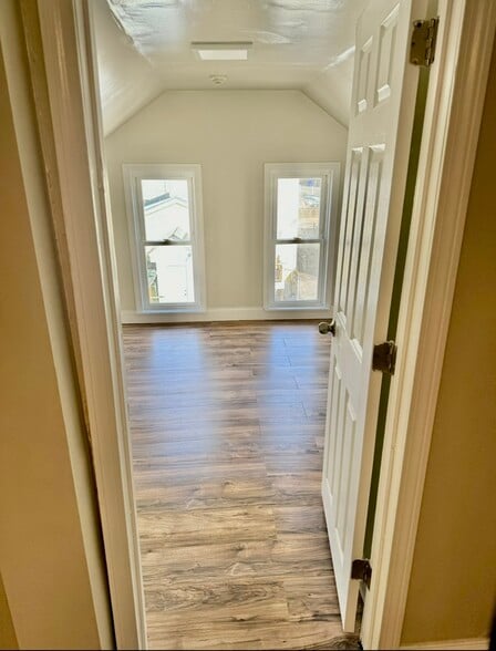 Building Photo - 15 Monticello St