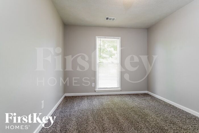 Building Photo - 64 Blanc Way