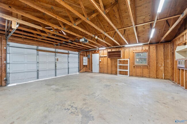 Building Photo - 1007 Heard Ct SE