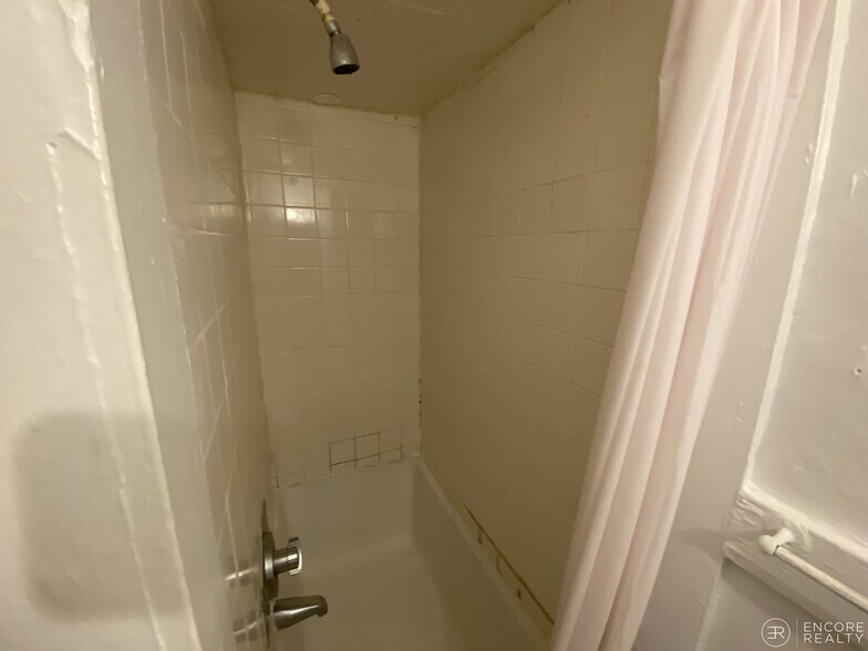 Building Photo - 58 Anderson St