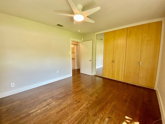 Building Photo - Charming 4 Bedrooms, 3 Bathrooms Home in Allandale!!!!